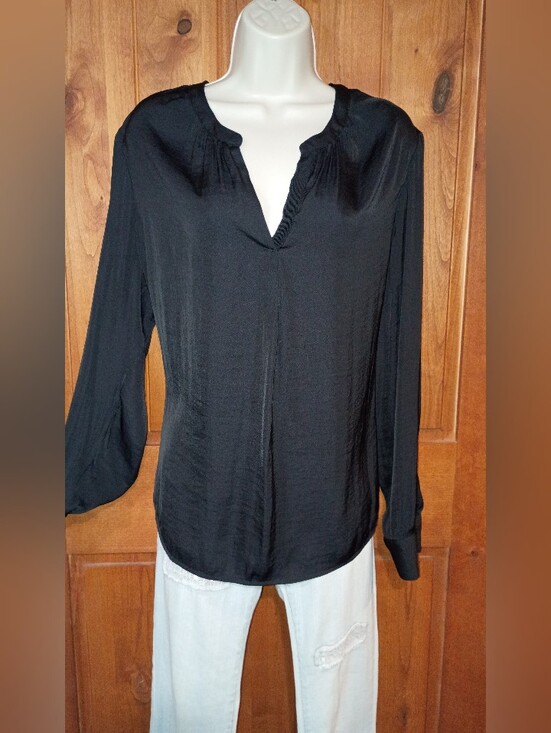 Simply Vera Vera Wang Tops - Simply Vera Vera Wang Black Split V-Neck Long Sleeve Blouse